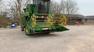 Köp Skördetröska John Deere 942 med 10 fots skärbord på Klaravik