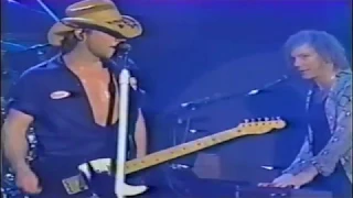 Bon Jovi - Do You Love Me (Live In New Orleans 2002)