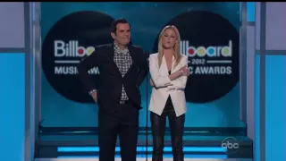 Julie Bowen and Ty Burrell - 2012 Billboard Music Awards spoofs