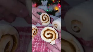 Cinnamon Rolls Or Slime? 😎