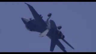 岩国基地 フレンドシップデー 2024 - F/A-18 スーパーホーネット機動飛行