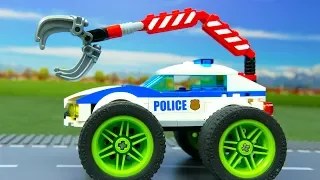 Lego Police Car attaches Giant Wheels to catch a robber