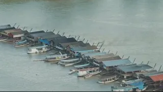 Garimpeiros com centenas de barcos na Amazónia para extração ilegal de ouro