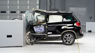 2014 Fiat 500L driver-side small overlap IIHS crash test