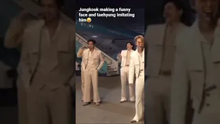 Taehyung imitating Jungkook😂✨😂