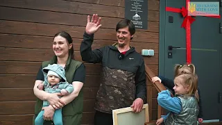 Lysychenko family receives a house (May week 3)