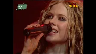 Avril Lavigne - Sk8er Boi | AOL Broadband Rocks 2004