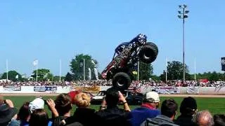 Slingshot @ Peterborough Truckfest 01/05 2011 in 210fps