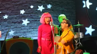 LazyTown with Chloe Lang behind the scenes