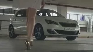 Блондинка за рулём: тест-драйв Нового Peugeot 308