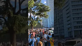 ARGENTINA CAMPEÓN DEL MUNDO! Festejo en Rosario, Momento a la Bandera| Messi