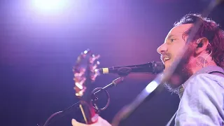 Band of Horses performs "Neon Moon" by Brooks & Dunn