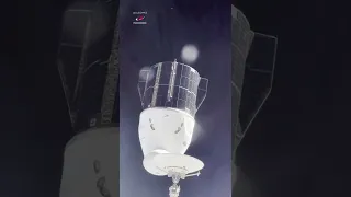 Космонавт показал на видео стыковку корабля Crew Dragon к МКС