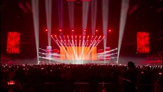 Opening Konser Dewa 19 yg super duper keren nya, baik lighting maupun videotron visual stage