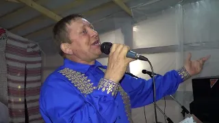 Співає Володимир Іжицький