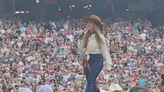 Lainey Wilson - Wait In The Truck / Heart Like A Truck - Arrowhead Stadium, Kansas City, MO, 2023