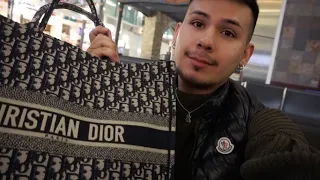 WHATS IN MY DIOR BOOKTOTE TRAVEL EDITION