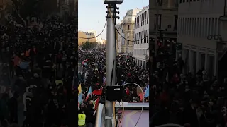 El pueblo unido jamás será vencido! Испанцы на митинге в Париже против пенсионной реформы 21.01.2023