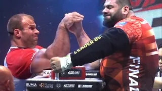 Denis Cyplenkov vs Levan Saginashvili Armwrestling for 1 minute