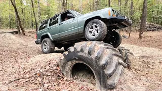 Are 31 & 33 inch tires big enough for offroading? Jeep Cherokee XJ & Wrangler JKU show how its done!