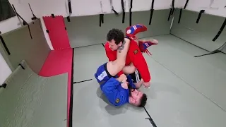 Arm bar from the guard for BJJ, SAMBO, MMA or Self-defense