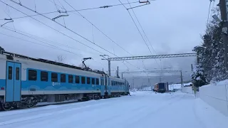 ЭП2Д-0110 отправляется со станции Мекензиевы горы.