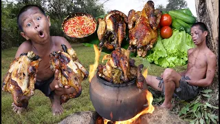 Primitive Technology - Cooking Chicken In Clay Pot Eating For Diner