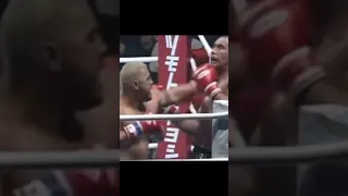 Мощнейший нокаут! Марк Хант vs Жером Ле Баннер. Mark Hunt vs Jerome Le Banner knockout