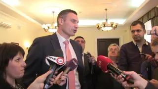 Кличко поспілкувався з мамою Надії Савченко і доручив вирішити питання надання земельної ділянки