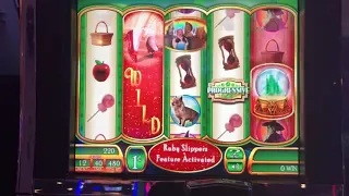 Ruby Slippers Lovely Line Hit at Max Bet.