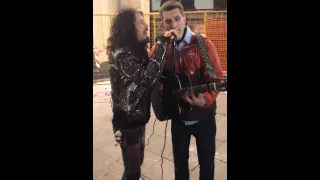 Aerosmith Steven Tyler sang with the street musician - Moscow 04.09.2015