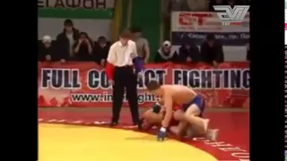 Chechen Fighter wins with a broken leg! / Чеченский боец побеждает со сломанной ногой!