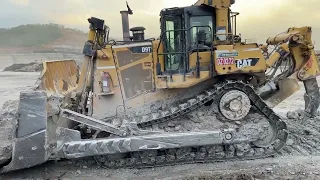 Dozer D9T Caterpillar In action ~ Megamining