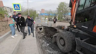 Во Владивостоке общественники вышли на проверку дорожного ремонта.