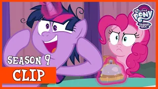 Twilight Loses Her Mind (A Trivial Pursuit) | MLP: FiM [HD]