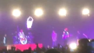 twenty one pilots - Jump Around [with Chef'Special] (Amsterdam, NL, 15/11/16)