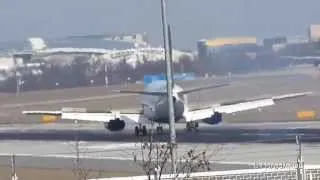 *Hard landing* Lufthansa Boeing 737-500 at Frankfurt Airport