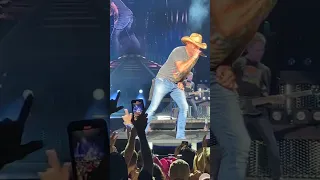 Jason aldean - LIVE XFINITY CENTER/TRY THAT IN A SMALL TOWN