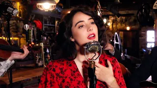 Bésame Mucho (in FRENCH) – Tatiana Eva-Marie & Avalon Jazz Band