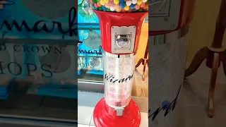 MOST SATISFYING GIANT GUMBALL MACHINE 🍬 #short #shorts #candy #gumballmachine #satisfying #gumball