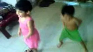 Baby dancing(nomore belly dance).3GP