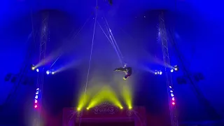 Michael Castanheira trapeze