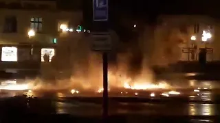 Ohňostroj hozený do kanálu skončil výbuchem v centru města, Silvestr 2018/19