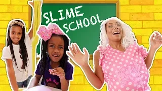 New Silly Teacher at Slime School ! New Toy School