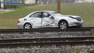 Auto kollidierte mit Regionalzug