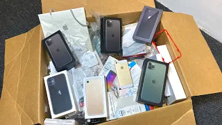 BLACK FRIDAY APPLE STORE DUMPSTER DIVING HAUL!! MASSIVE JACKPOT!! FOUND iPHONES!!