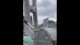 Rebuild of Eexcavator bucket, working video of skilled welding mechanic