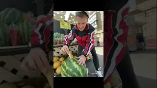 Лучший продавец арбузов 😂😂😂