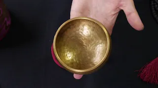 Полукованая тибетская поющая чаша 9 см в боксе / Купить поющие чаши