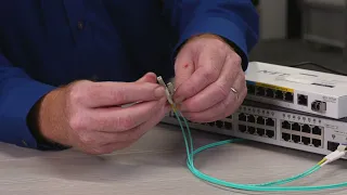 Testing Fiber Polarity with the FiberLert™ Live Fiber Detector by Fluke Networks